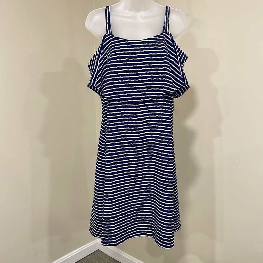 NWOT Signature by Robbie Bee Navy White Cold Shoulder Dress. Size 6 S small
